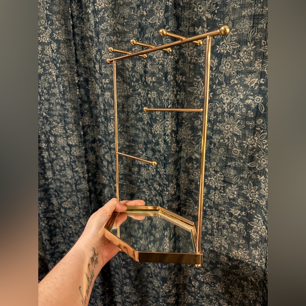 Rose Gold Jewelry Stand | LeniLena - Picture 3 of 5